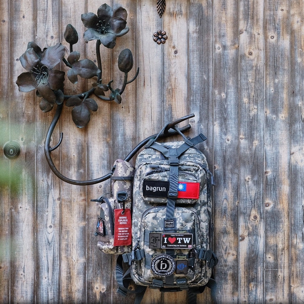 該怎麼選擇軍事戰術背包?bagrun打造符合現代人生活美學的二代都會玩家軍事風格後背包