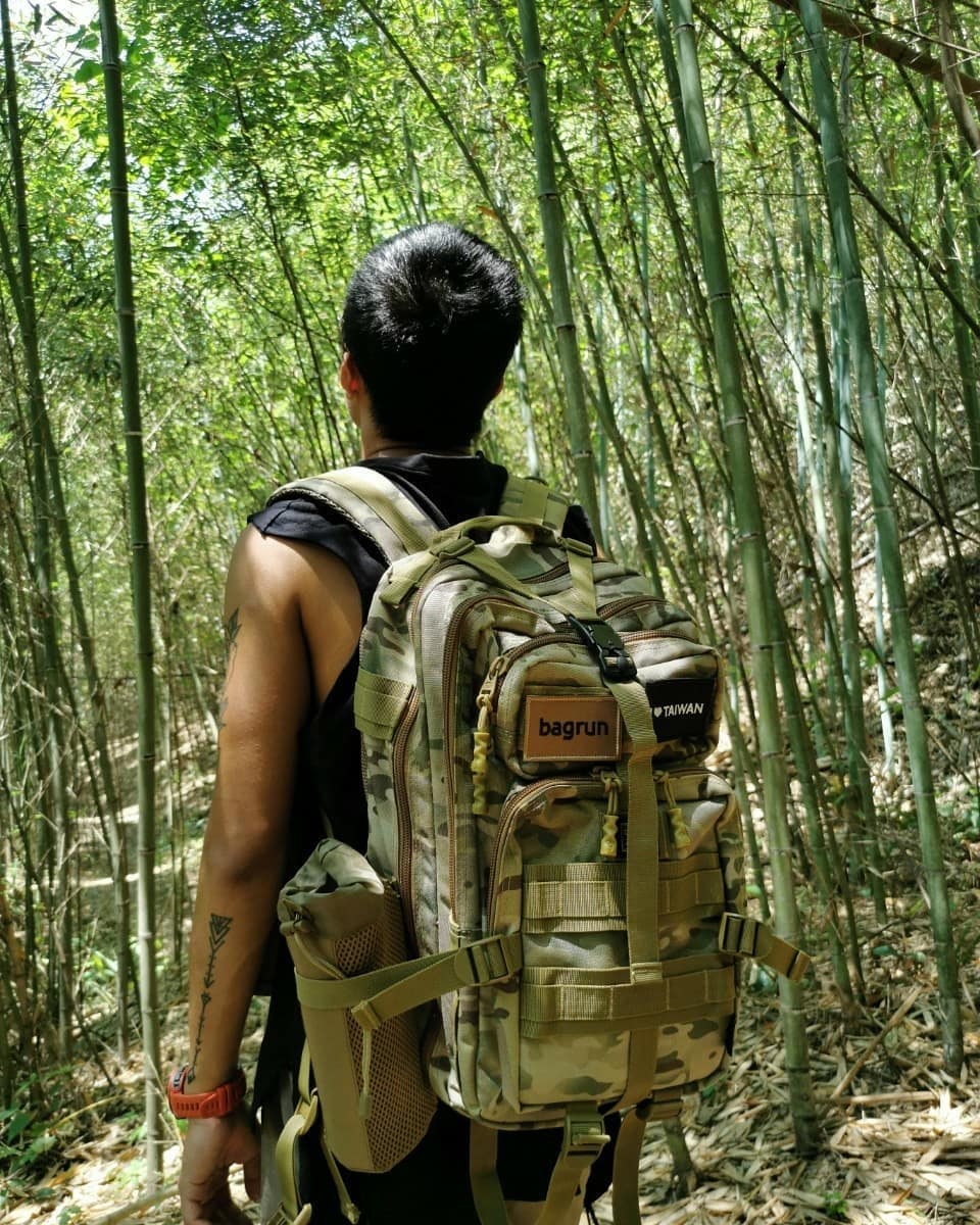 二代都會玩家軍事風格瞬開後背包,多地形迷彩十分迷人