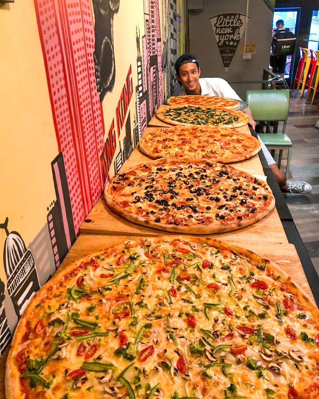 名模萬子豪的小紐約披薩 / 美式披薩的大尺寸是他一貫的堅持