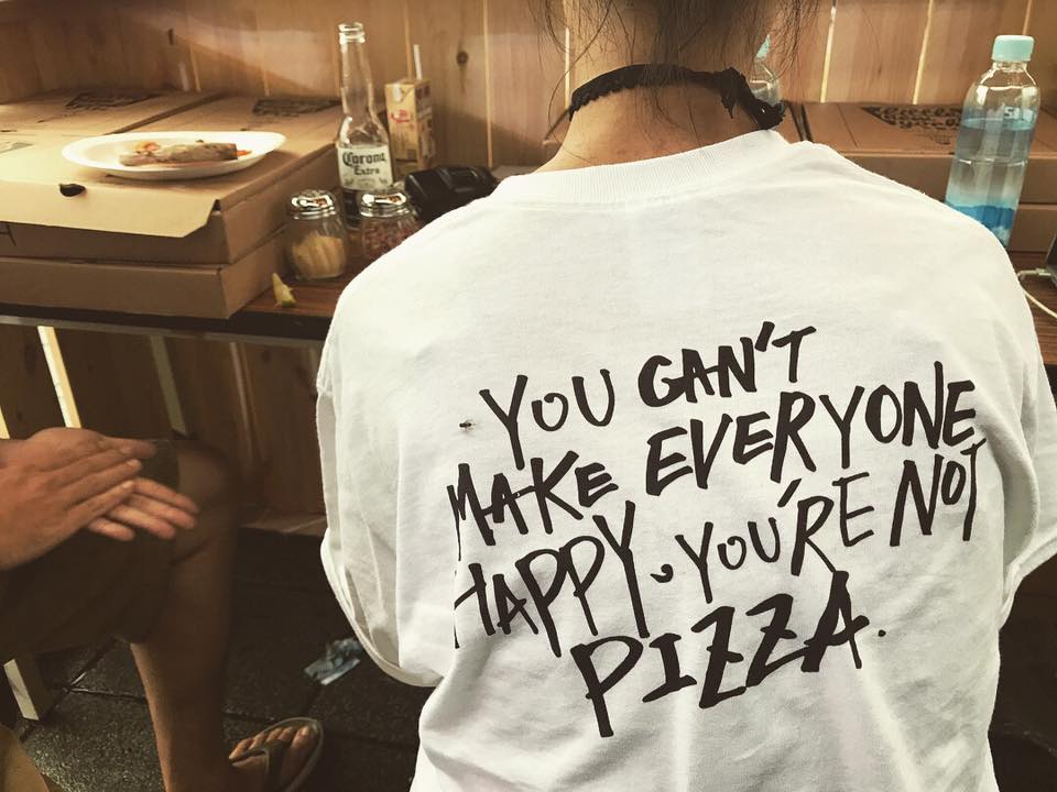 名模萬子豪的小紐約披薩 / 因為你不是披薩