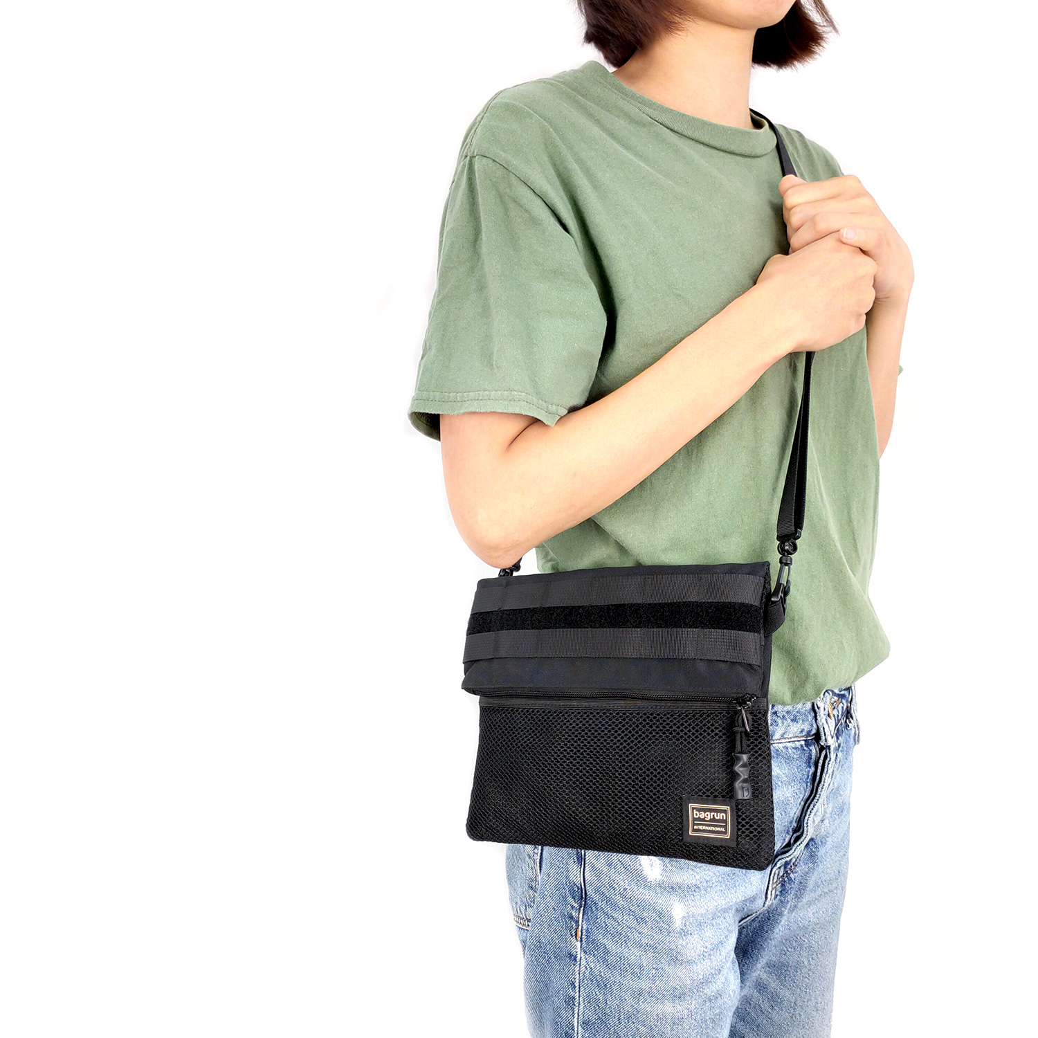 隨身小包席捲街頭潮流!日系型人最愛bagrun軍風機能隨身補給袋