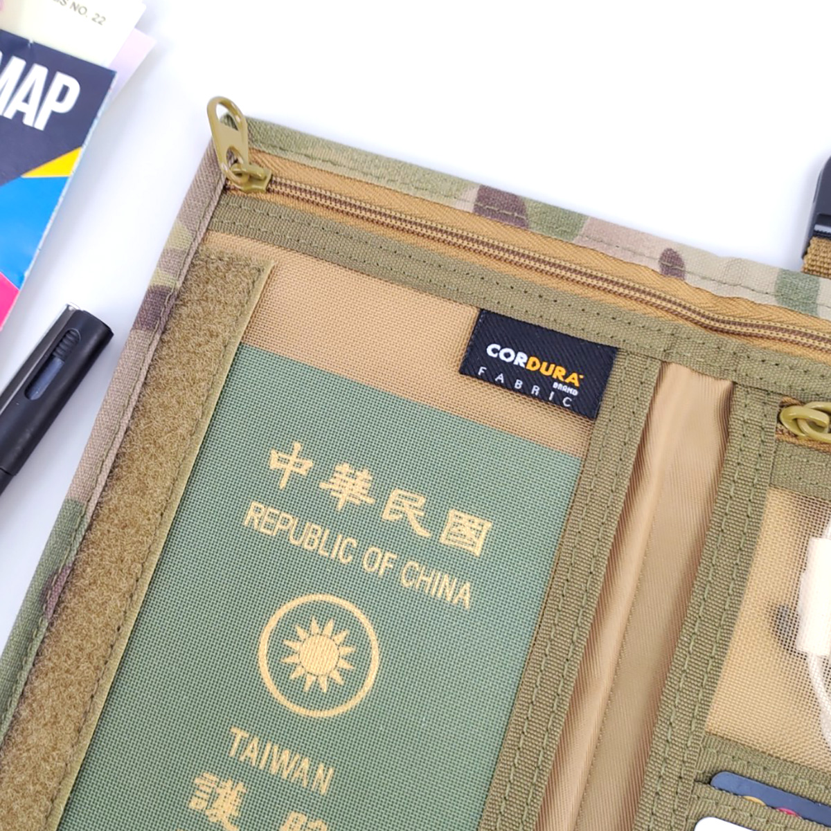 台灣設計軍風護照包/軍風機能隨行貼身小包