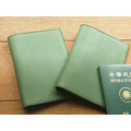 Grass Green 手工真皮護照夾/護照套 (客製化刻印英文名/禮盒包裝)_3 Grass Green 手工真皮護照夾/護照套 (客製化刻印英文名/禮盒包裝)_3