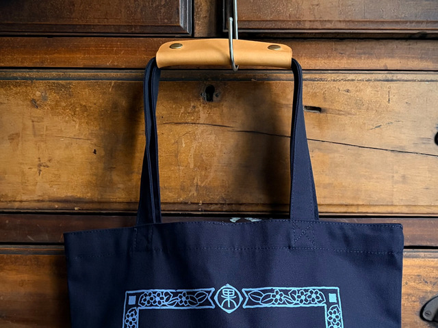 Classic Tan 真皮背帶提把護墊 (兩件入/英文刻印/附禮盒包裝) Classic Tan 真皮背帶提把護墊 (兩件入/英文刻印/附禮盒包裝)