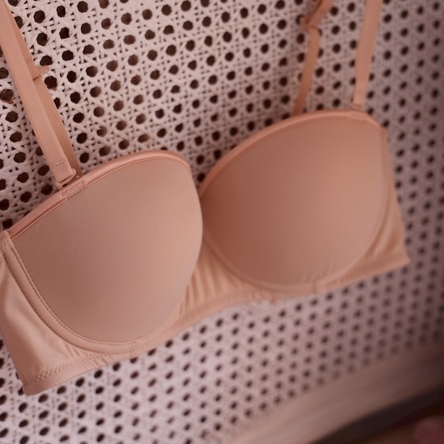 A8- Barcelona 經典防滑圓潤無肩帶內衣- 32C A8- Barcelona 經典防滑圓潤無肩帶內衣- 32C