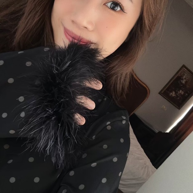 S3- US星空羽毛奢華柔緞長袖長褲睡衣組- M S3- US星空羽毛奢華柔緞長袖長褲睡衣組- M