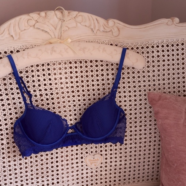 B12- Paris網眼蕾絲輕盈澎澎款內衣 (沁藍/ 裸粉/ 黑色) - 32B, 32C B12- Paris網眼蕾絲輕盈澎澎款內衣 (沁藍/ 裸粉/ 黑色) - 32B, 32C