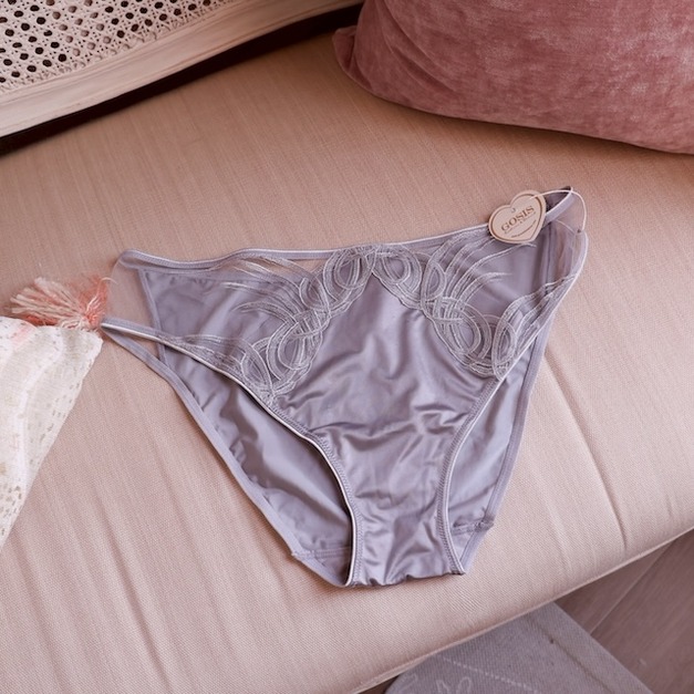 Moonstream輕透網紗刺繡三角褲- XL Moonstream輕透網紗刺繡三角褲- XL