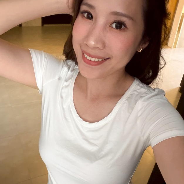 Cloud Touch 絲柔鏤空圓領短袖上衣