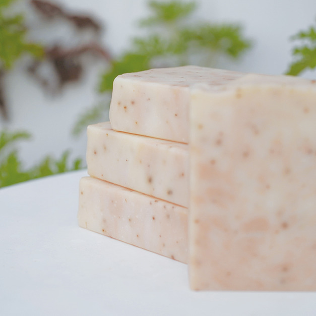 梨子 + 小蒼蘭 梨子 + 小蒼蘭