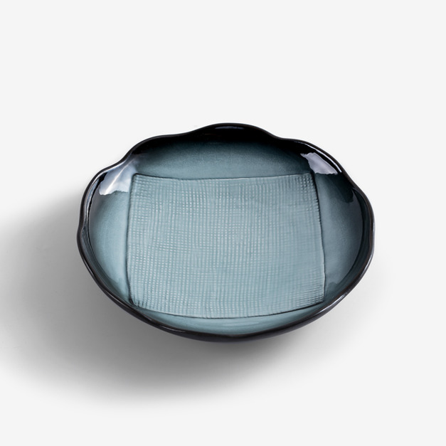 20cm 紋飾陶瓷盤 =$620