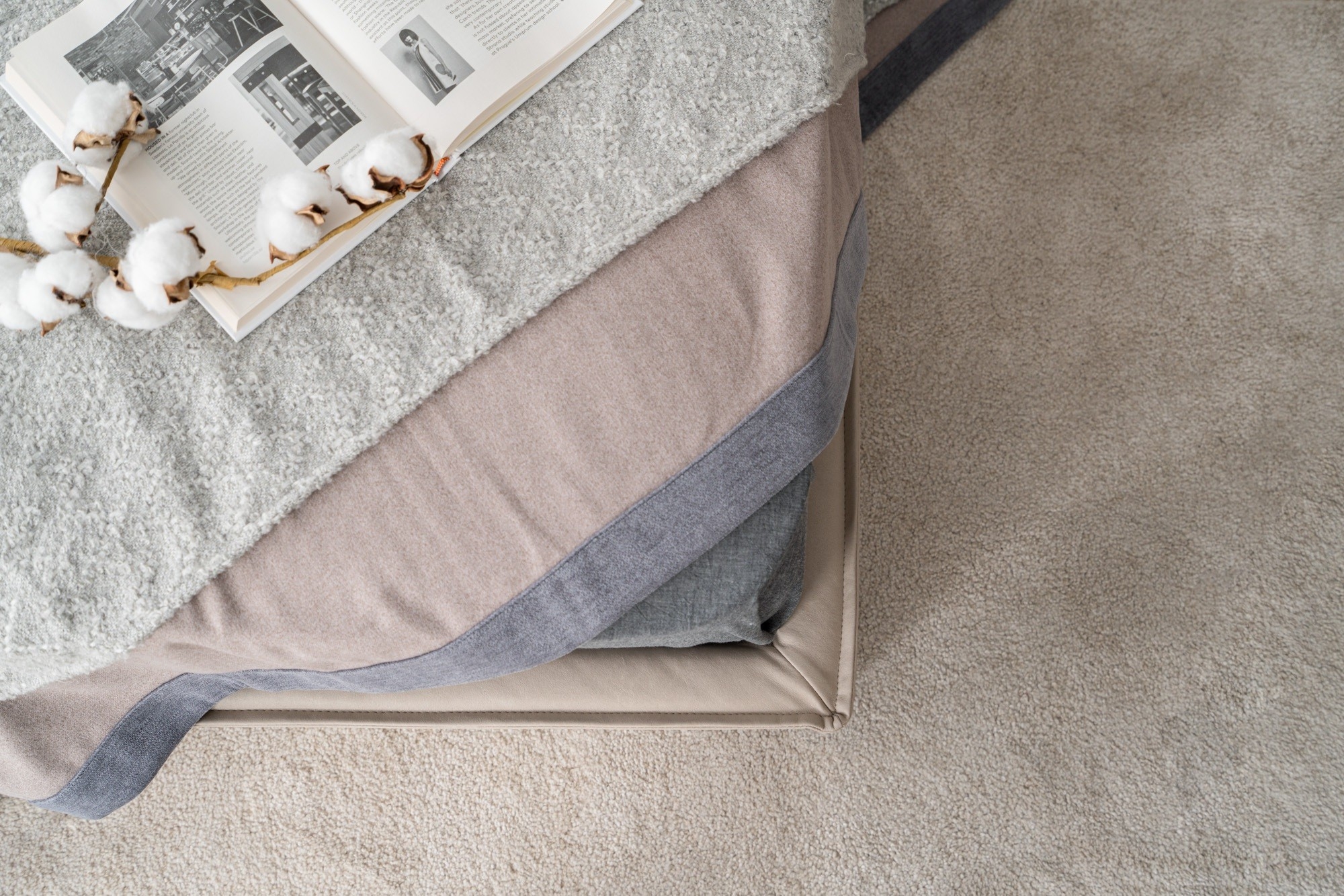 皮革床框包裹 大象耳朵床邊包覆細節