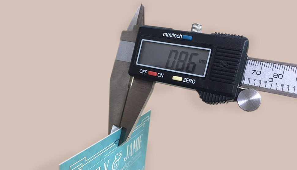 不只發出去,還要有創意。特殊材質名片,客製化搭配材質、加工,提供更精緻的高端名片,增加名片保存意願,提升廣告瀏覽機會。加工技法:雷射切割、白墨印刷、紙張對裱、雷射雕刻、3D局部上光、3D局光燙金、平面燙金、特別色印刷,更多客製化商品需求,請電話洽詢07-2419292,將有專人為您服務。