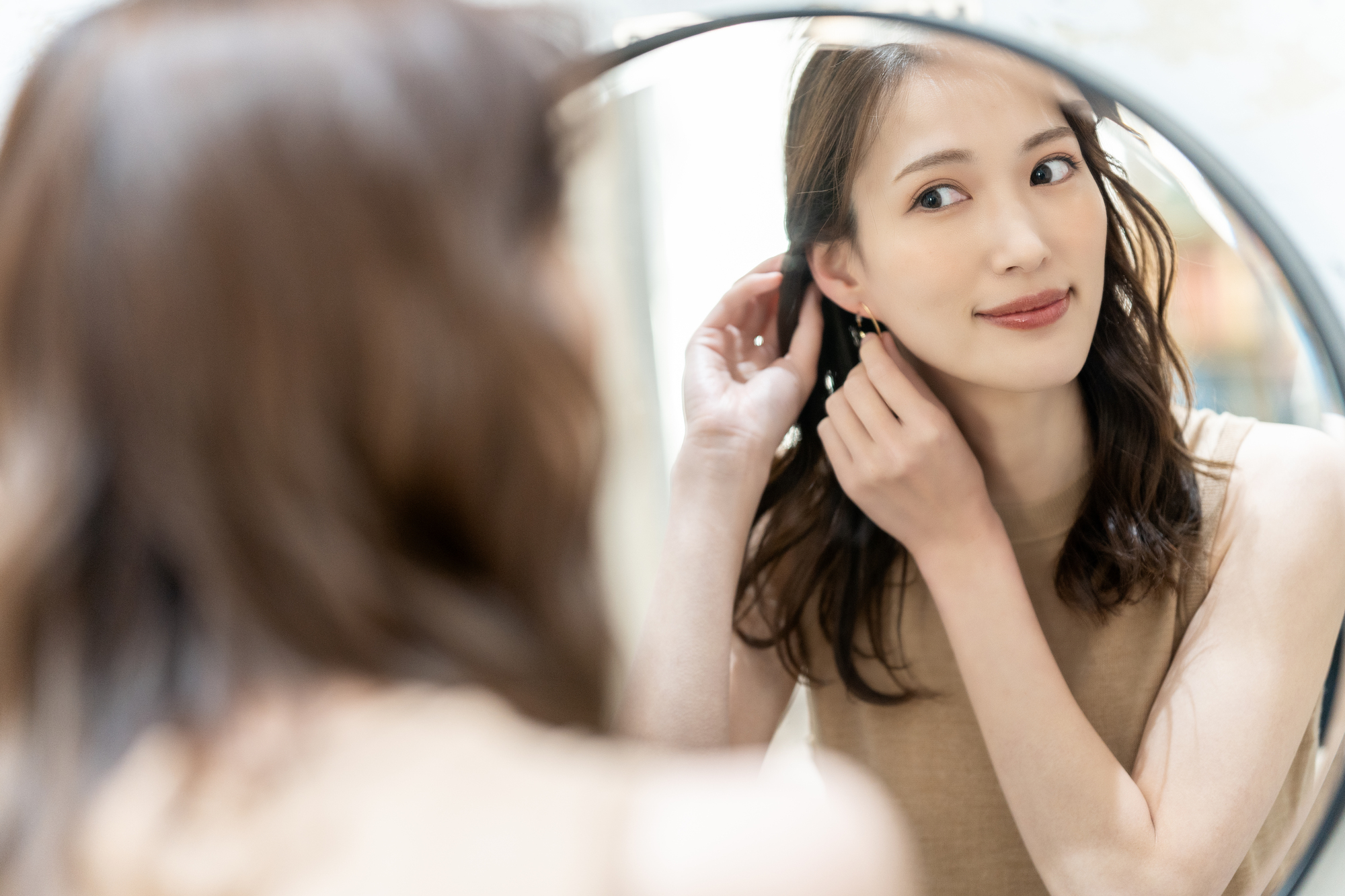 耳環是非常受到歡迎的日常飾品,有很多女明星都是耳環的愛好者