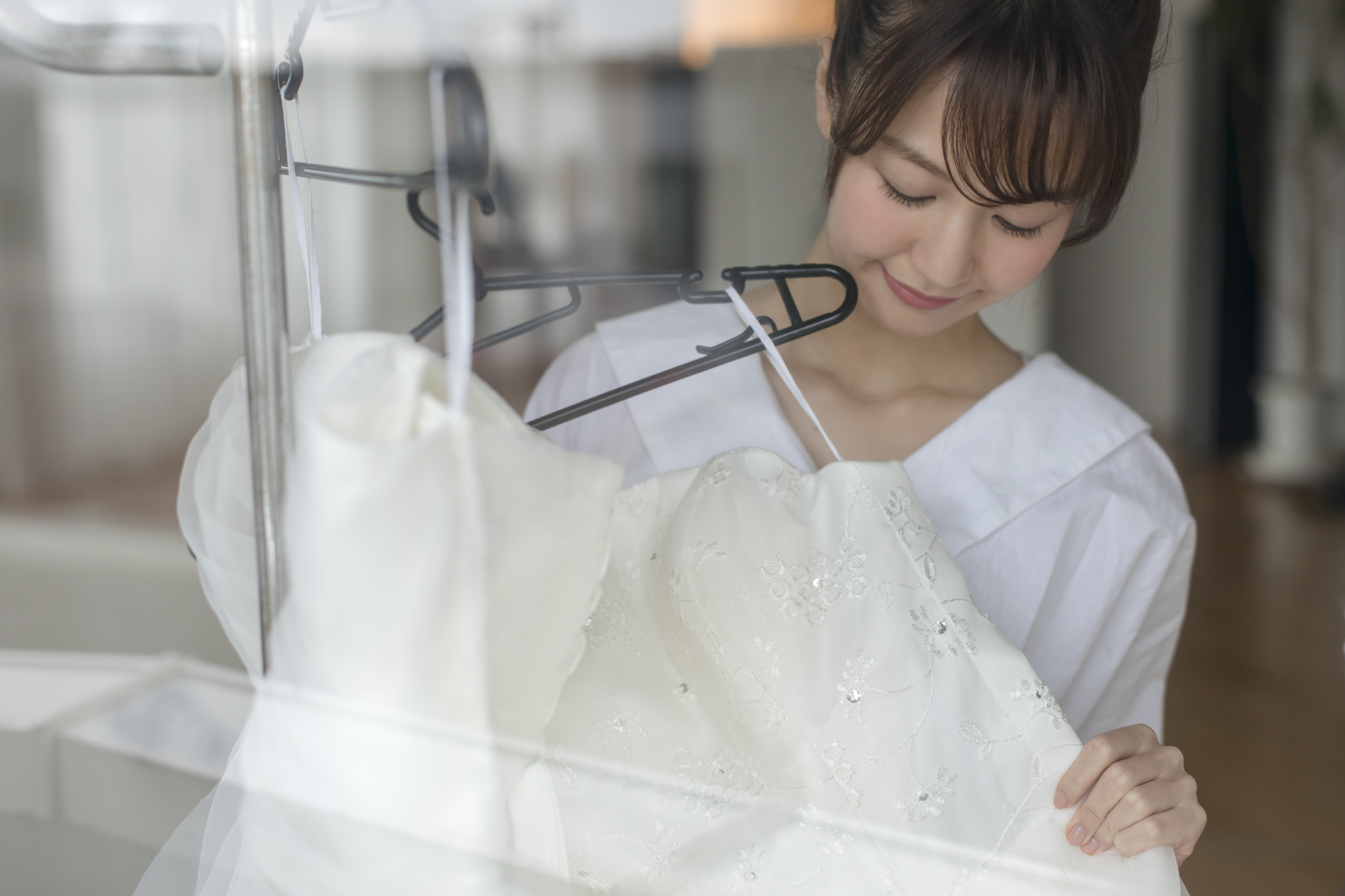 婚禮要準備的項目當然很多,不過若從新娘的角度出發,最頭痛的非新娘禮服和妝髮選擇莫屬。