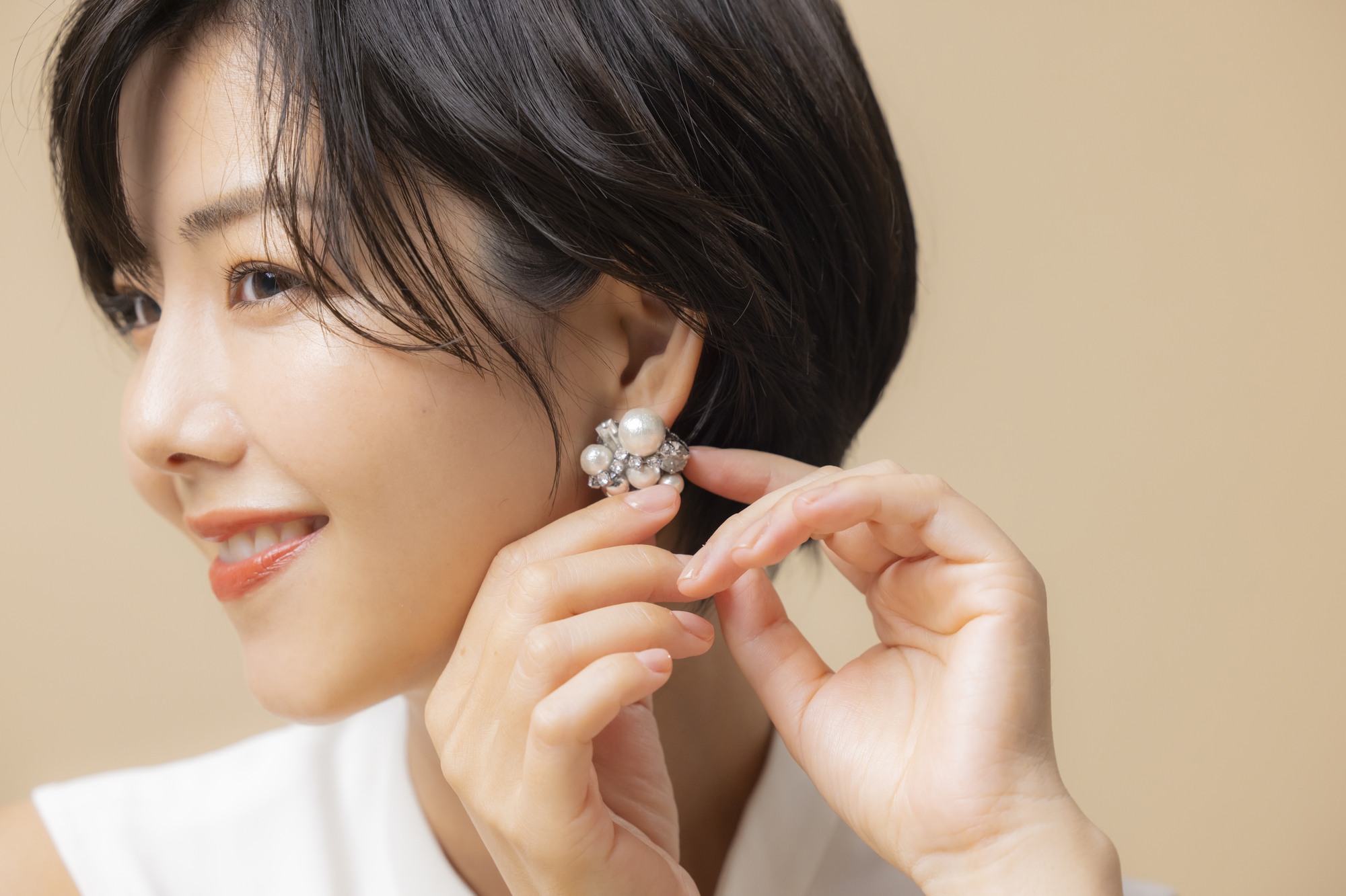 圓臉要避免選擇圓形耳環或太過靠近臉部的耳環,會使臉顯得更圓