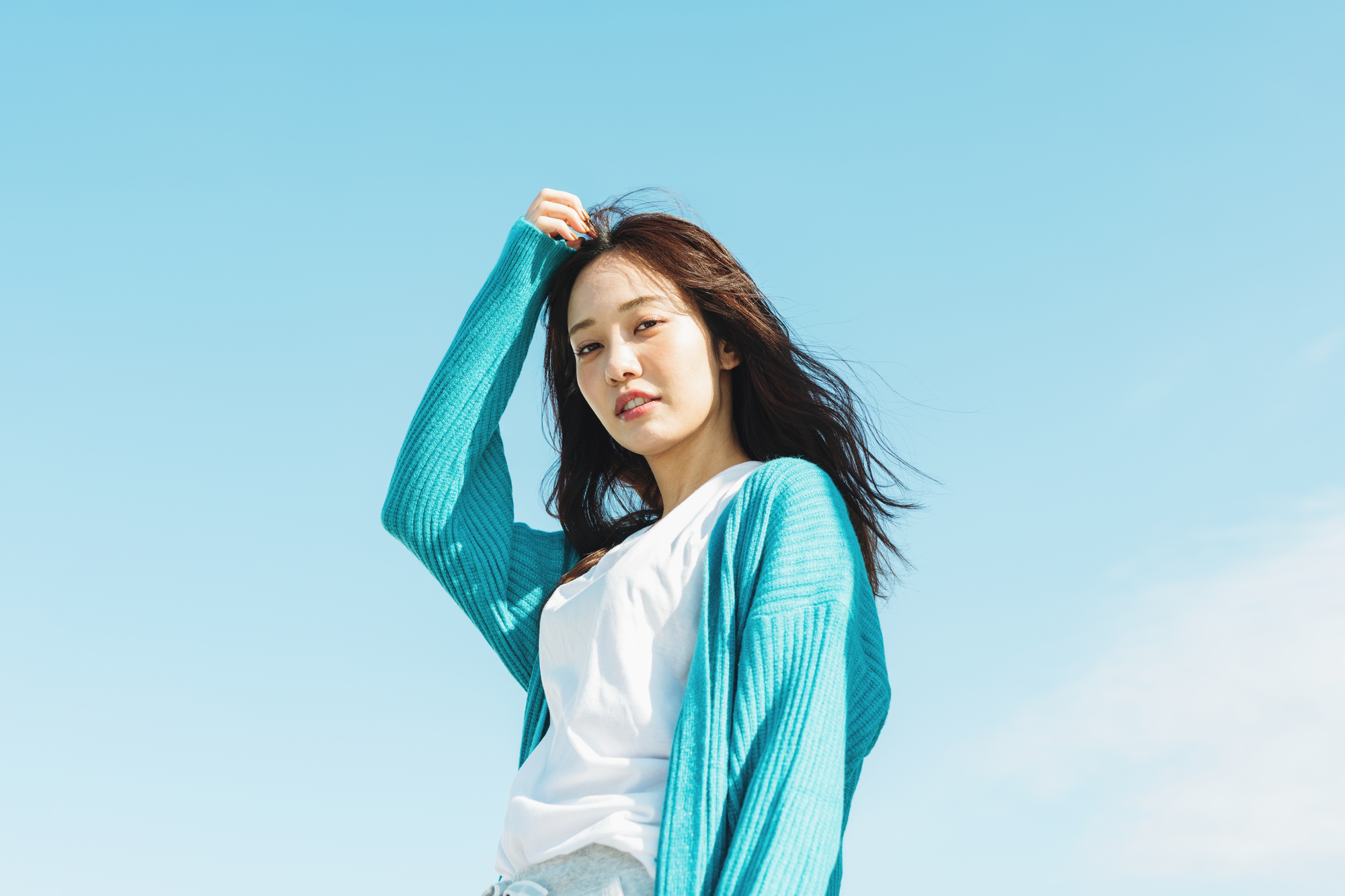 夏天人適合有點涼快的色系。