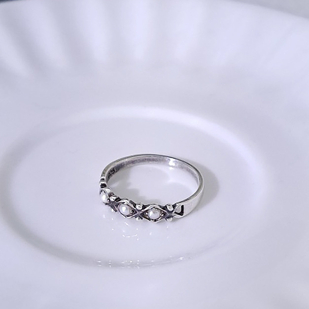 925純銀|菱格窗鑲珍珠戒指 r92572