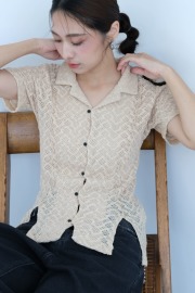 蕾絲壓紋開領上衣|米杏 蕾絲壓紋開領上衣|米杏