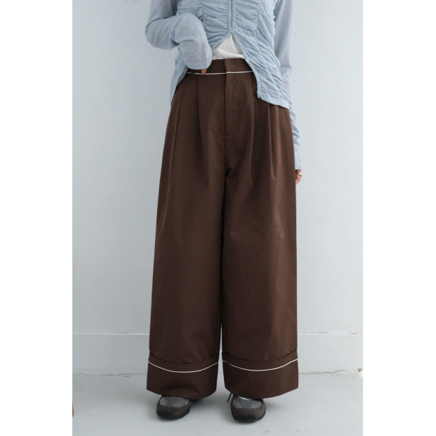 大反摺設計壓褶寬褲| 咖啡 大反摺設計壓褶寬褲| 咖啡