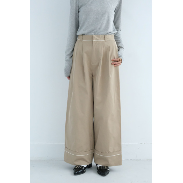 大反摺設計壓褶寬褲| 卡其 大反摺設計壓褶寬褲| 卡其