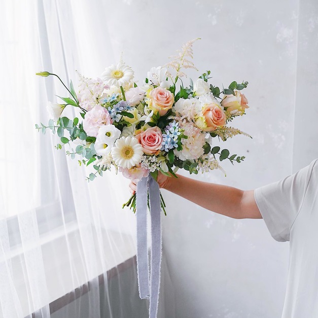 雅緻藍粉色系中型歐風捧花 - 鮮花捧花 雅緻藍粉色系中型歐風捧花 - 鮮花捧花