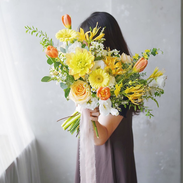 開朗黃橙色系中型歐風捧花 - 鮮花捧花 開朗黃橙色系中型歐風捧花 - 鮮花捧花
