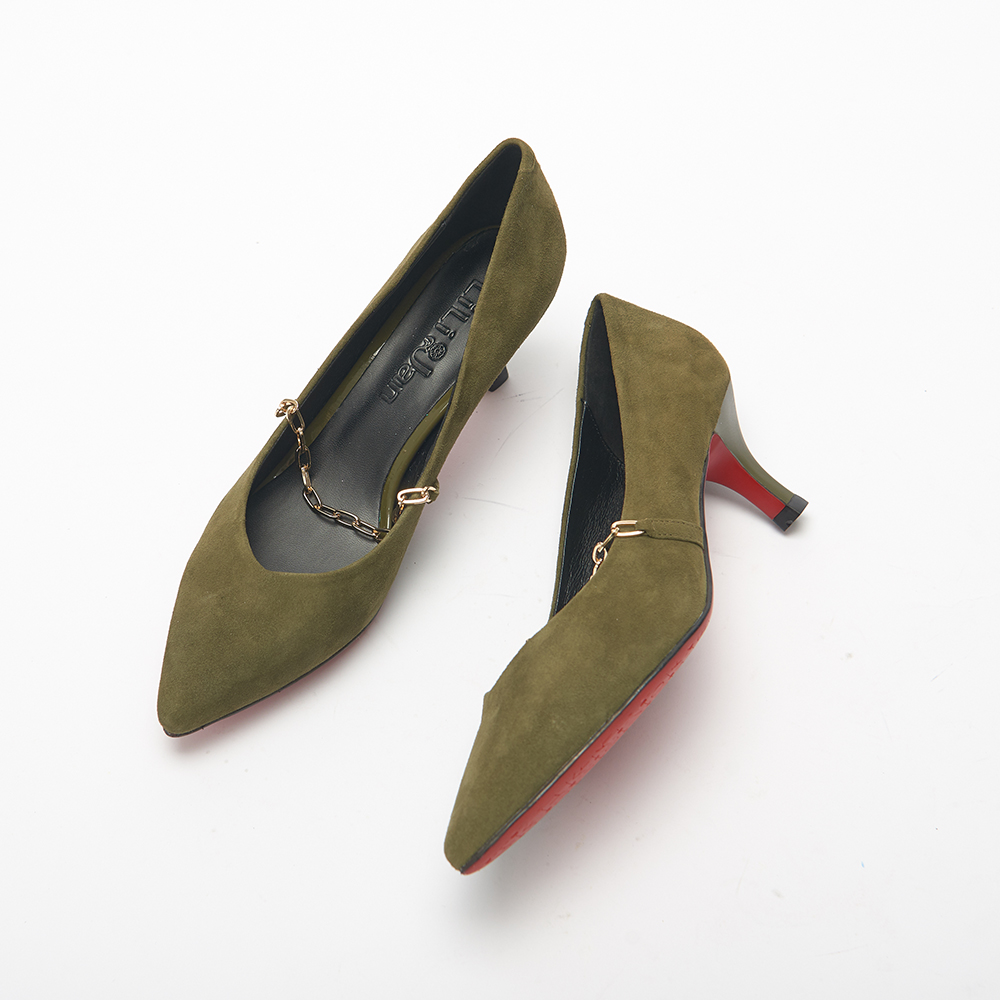 【魅力威尼斯】羊猄真皮金鏈尖頭細跟鞋_歌劇院綠(22)