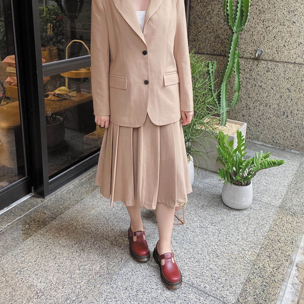 酒紅色瑪麗珍娃娃鞋穿搭