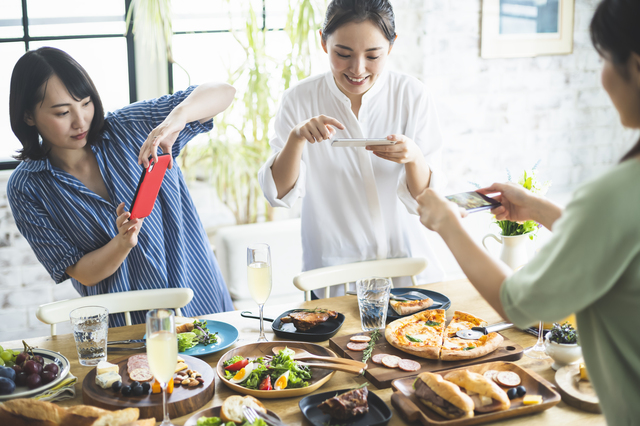 想延緩代謝變慢的腳步,從20歲起就該培養良好的生活習慣:避免高熱量食物與含糖飲料,注重飲食均衡,並養成規律運動,才能為未來的健康奠定穩固的基礎。