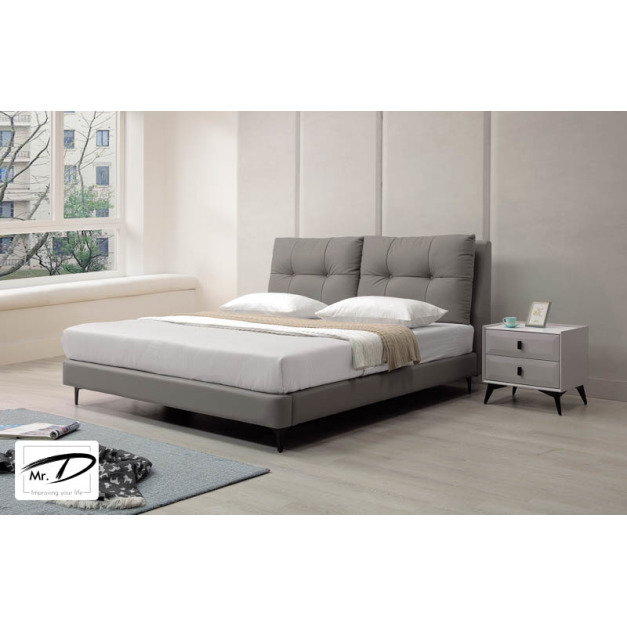 B3035 13-05 尼可拉6尺半牛皮床台 B3035 13-05 尼可拉6尺半牛皮床台