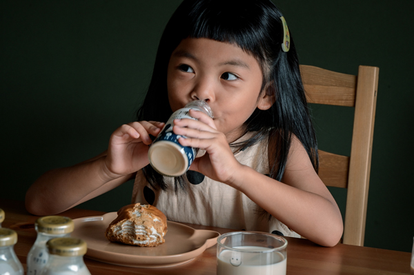 0-1牛乳100生乳保久乳焦糖甜一點