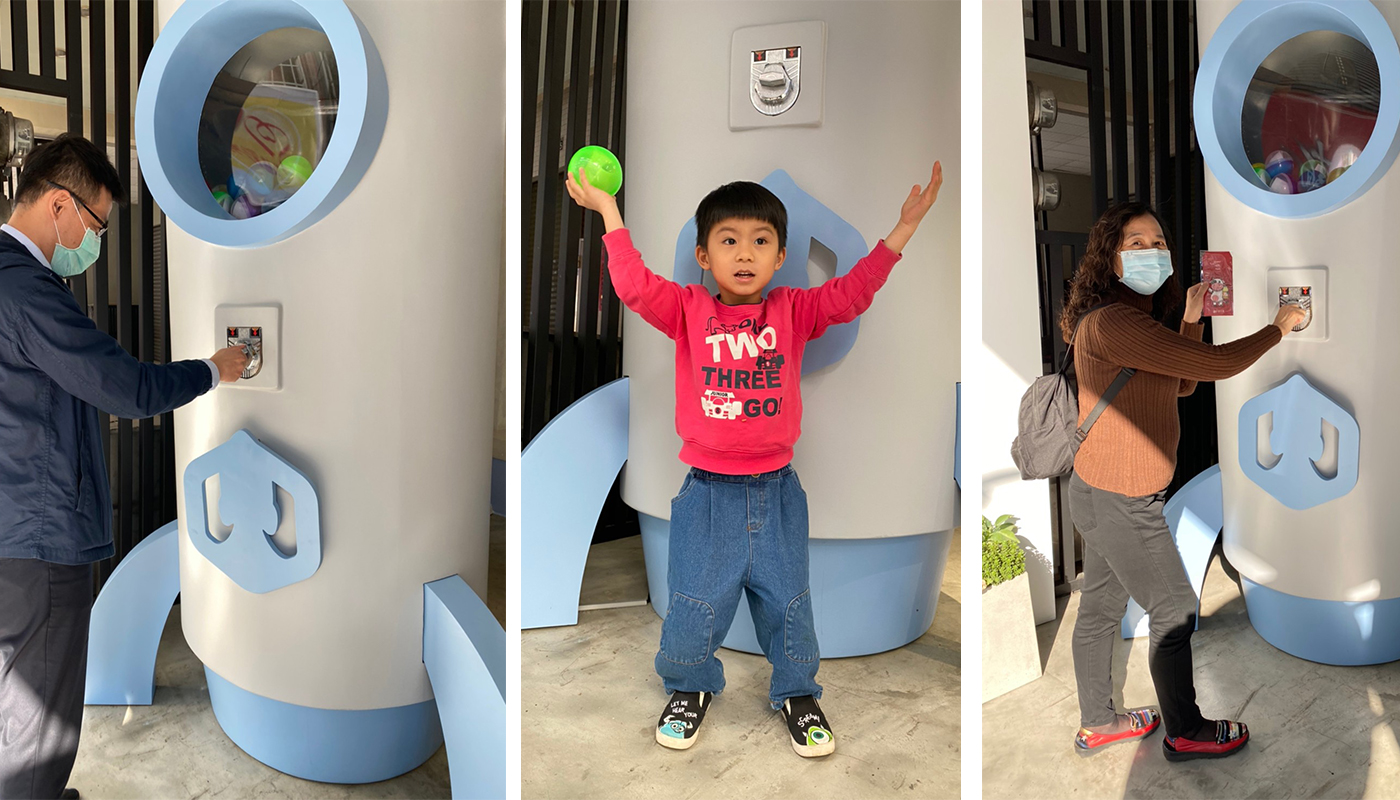 谷溜谷溜客人玩扭蛋機