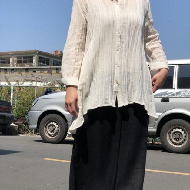 手縫紅線不規則上衣- 共2色 手縫紅線不規則上衣- 共2色