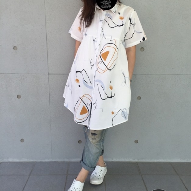 白色塗鴉傘型娃娃上衣 白色塗鴉傘型娃娃上衣