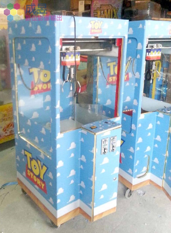 販賣機夾娃娃機貼圖設計輸出施工一條龍作業自有工廠速度快