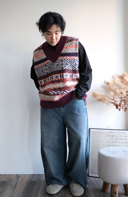 民謠圖騰大V領背心 /二色 民謠圖騰大V領背心 /二色