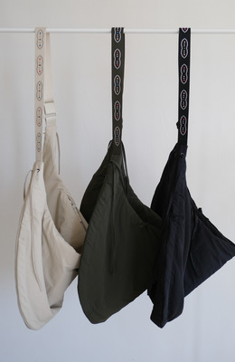 三點圖騰半月包 /三色 三點圖騰半月包 /三色