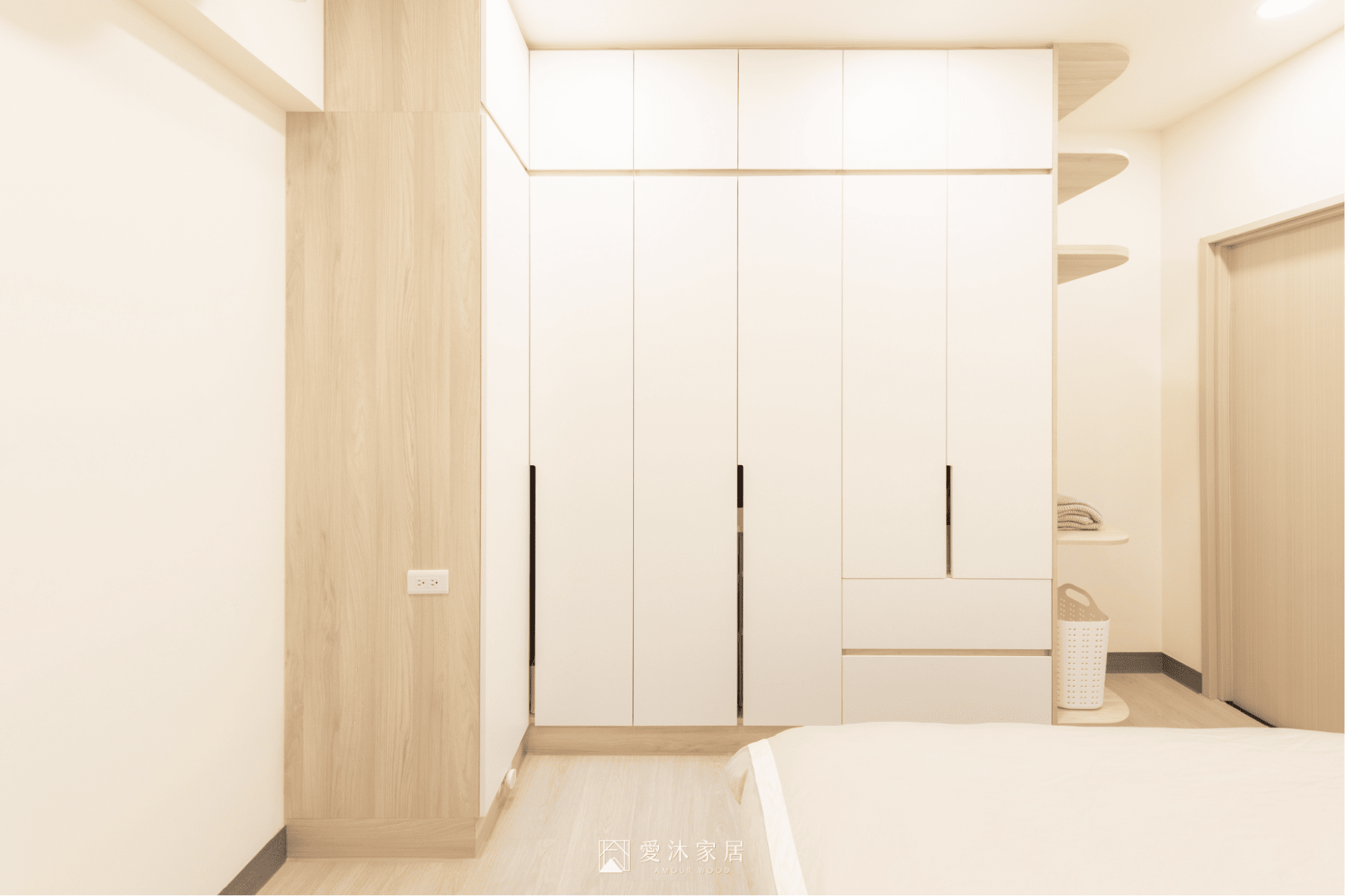 衣櫃門片材質:系統板材