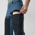 (男)【北極狐Fjallraven】Abisko Midsummer Trousers 拼接彈性長褲-草原棕/淺橄欖 81152R-235-622_4 (男)【北極狐Fjallraven】Abisko Midsummer Trousers 拼接彈性長褲-草原棕/淺橄欖 81152R-235-622_4