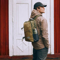 【北極狐Fjallraven】Vardag Backpack 17L後背包-煤炭黑/綠黏土 23200300-037/23200300-620-221_4 【北極狐Fjallraven】Vardag Backpack 17L後背包-煤炭黑/綠黏土 23200300-037/23200300-620-221_4