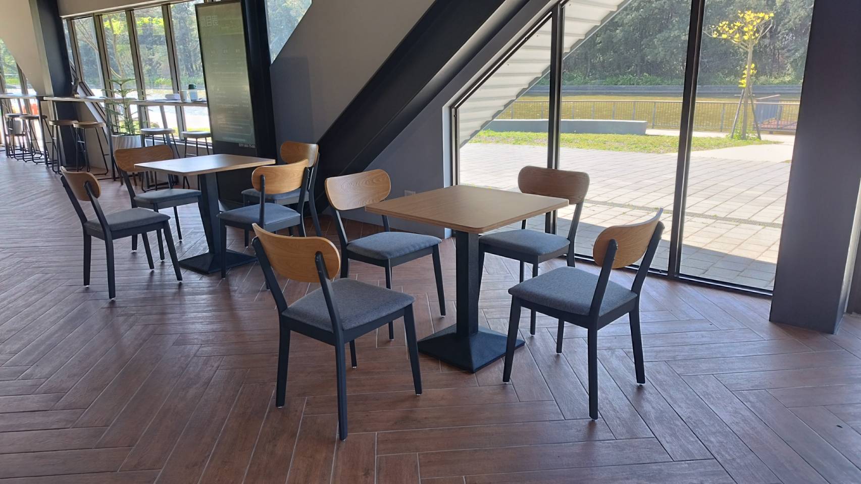 咖啡廳家具統包規劃-實木餐桌椅商空 咖啡廳配置