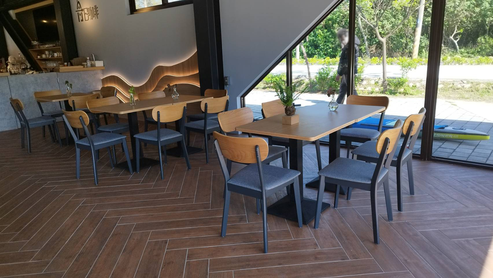 咖啡廳家具統包規劃-實木餐桌椅商空 咖啡廳配置