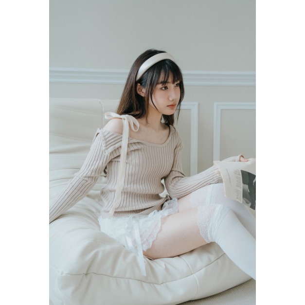 【jnauxz】現貨!! 售完不補 森林舞會 設計款露肩綁帶下擺不規則針織上衣 【jnauxz】現貨!! 售完不補 森林舞會 設計款露肩綁帶下擺不規則針織上衣