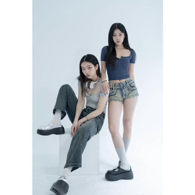 【jnauxz】辣妹排扣正肩短上衣 【jnauxz】辣妹排扣正肩短上衣