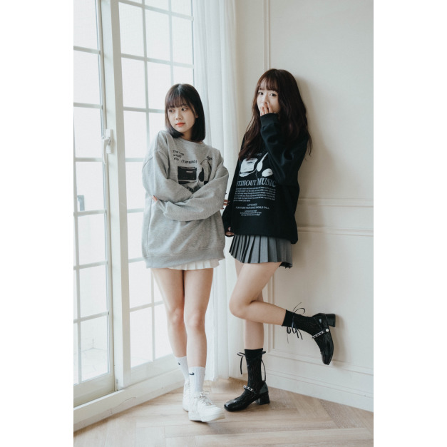 【jnauxz】現貨黑M!! 售完不補 慵懶復古Video大學踢 【jnauxz】現貨黑M!! 售完不補 慵懶復古Video大學踢