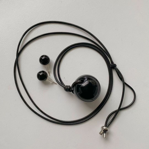 (設計師款)增加亮點的黑球項鍊耳環set (設計師款)增加亮點的黑球項鍊耳環set