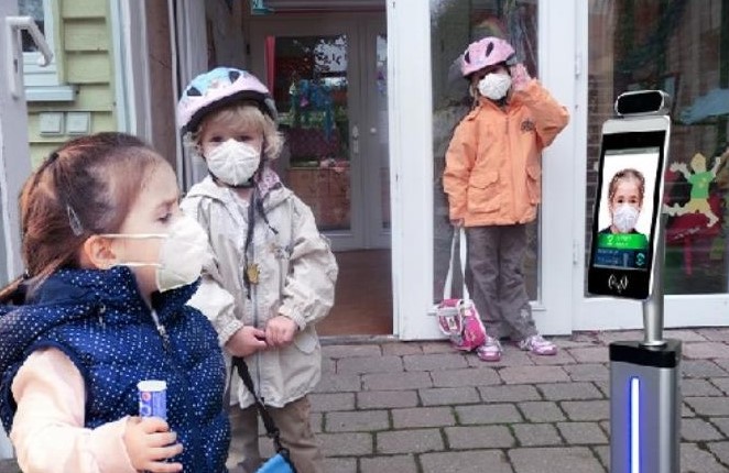 幼兒園裝置測量體溫人臉辨識系統