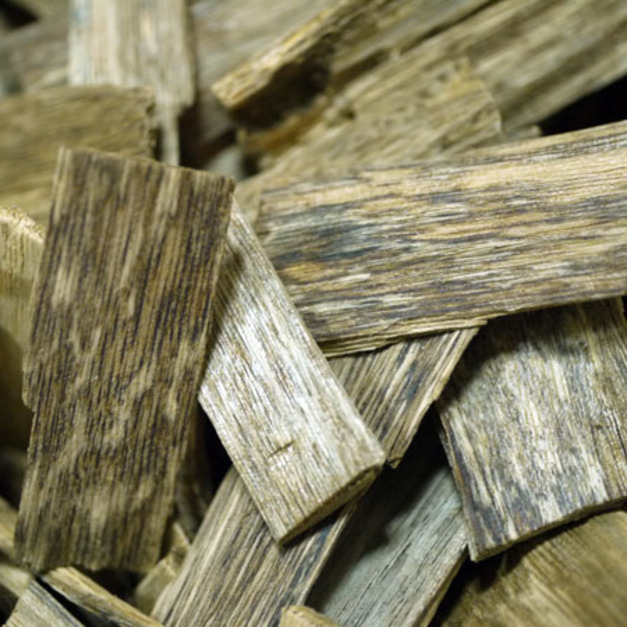 柬埔寨沉香片,每5克200元,每兩1350元