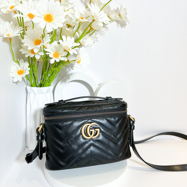 GUCCI GG Marmont 化裝盒包 19cm 黑 GUCCI GG Marmont 化裝盒包 19cm 黑